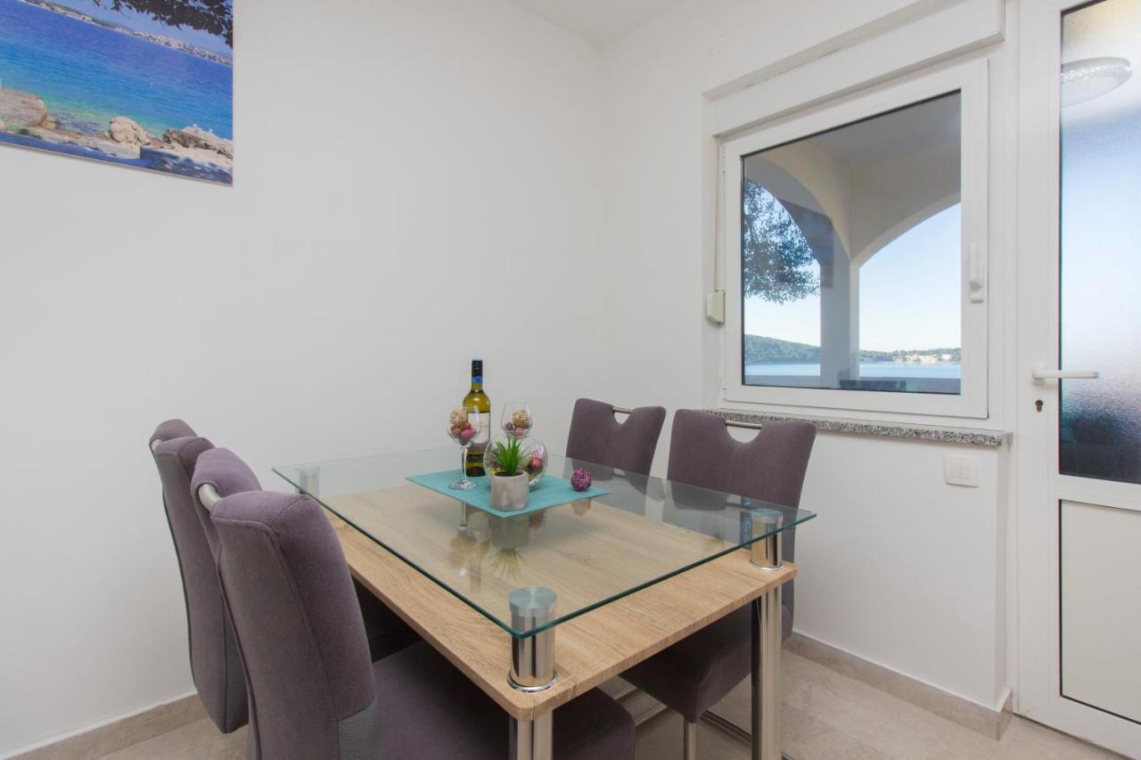 Apartmani Malis Ražanj 外观 照片