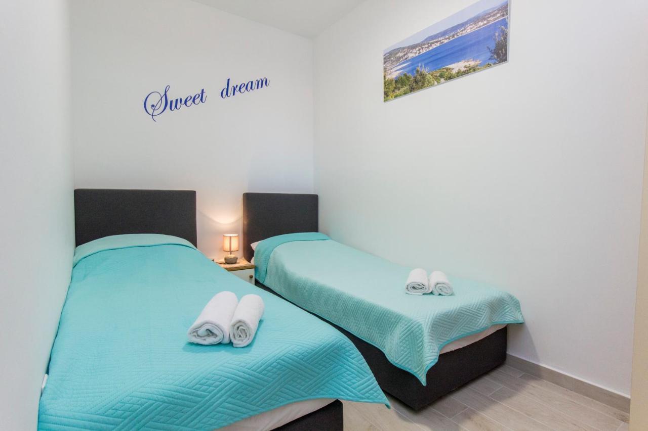Apartmani Malis Ražanj 外观 照片